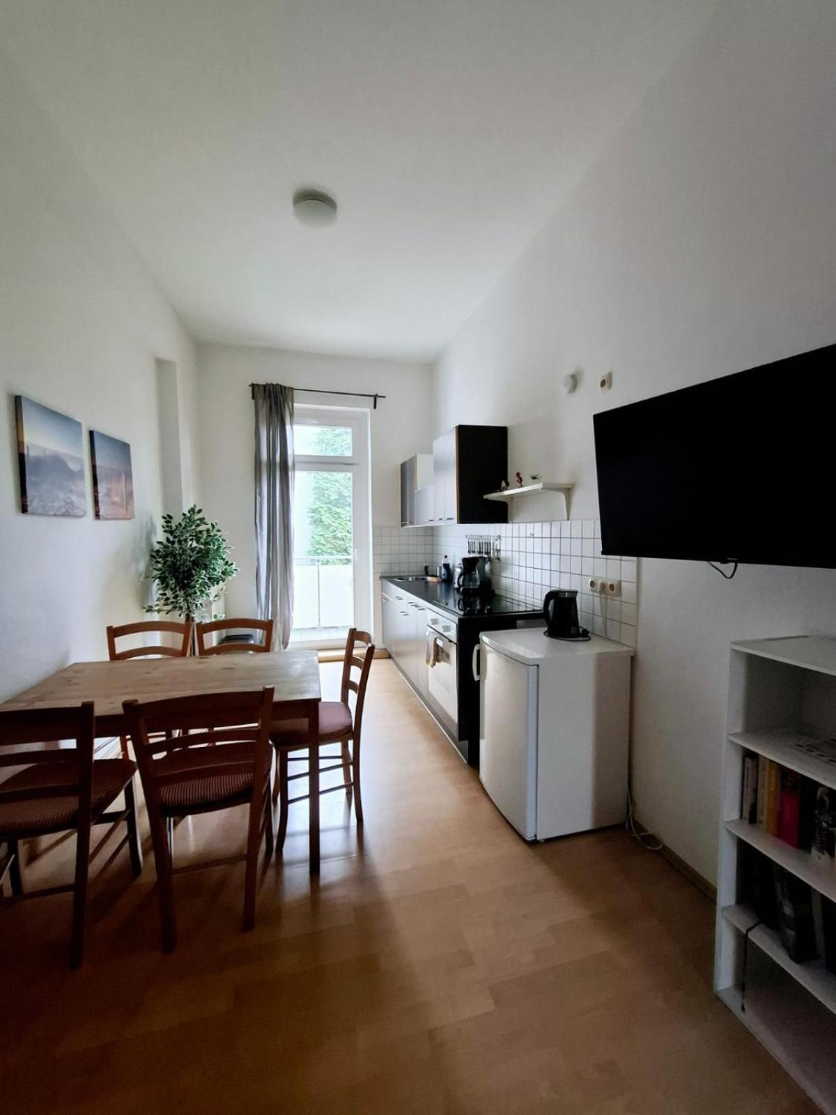 Altbauwohnung Direkt An Der Karli Mit Balkon - Netflix Inklusive Leipzig Exteriör bild
