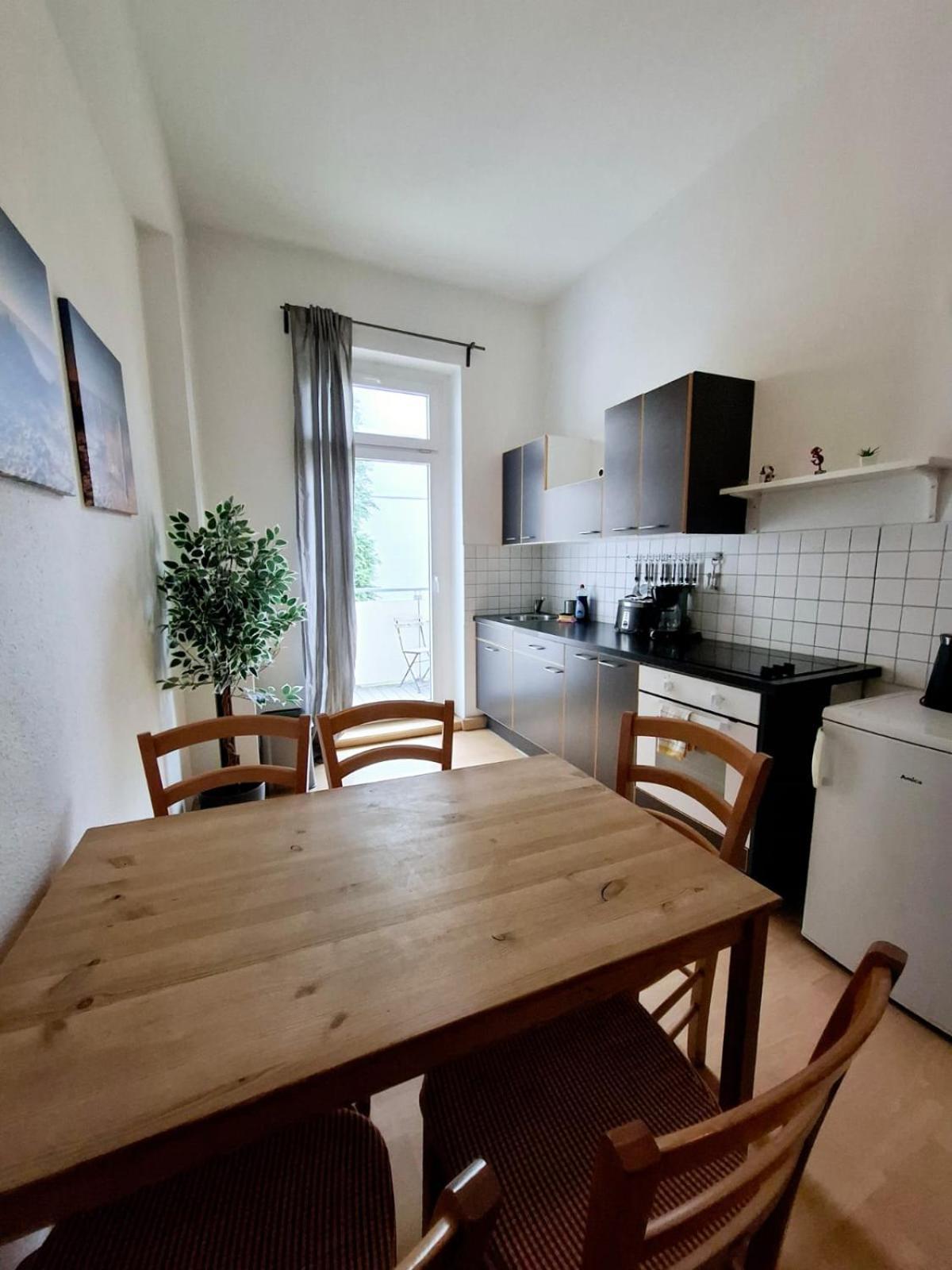 Altbauwohnung Direkt An Der Karli Mit Balkon - Netflix Inklusive Leipzig Exteriör bild
